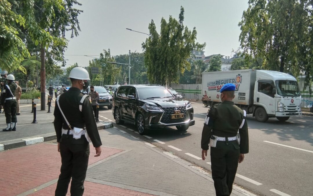 Tinjauan Penyaluran BLT minyak goreng 2022 di Pos Bloc Jakarta oleh Presiden RI Bpk. Ir H. Joko Widodo