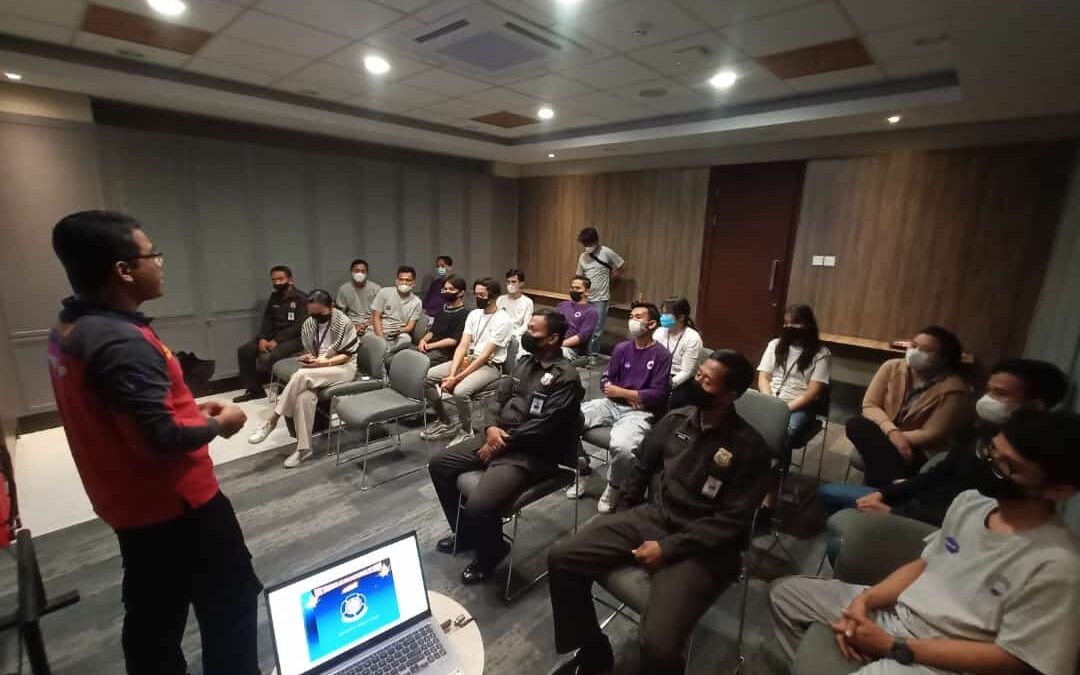 LATIHAN DASAR & SIMULASI PEMADAMAN API RINGAN DAN BAHAYA KEBAKARAN – FOXLITE HOTEL GROGOL JAKARTA.
